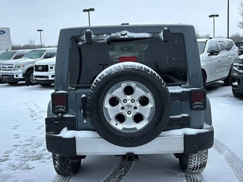 Used 2014 Jeep Wrangler Unlimited Sahara w/ Connectivity Group image 26