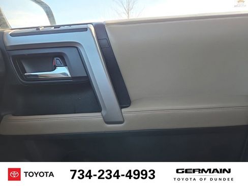 Used 2014 Toyota 4Runner SR5 Premium image 28