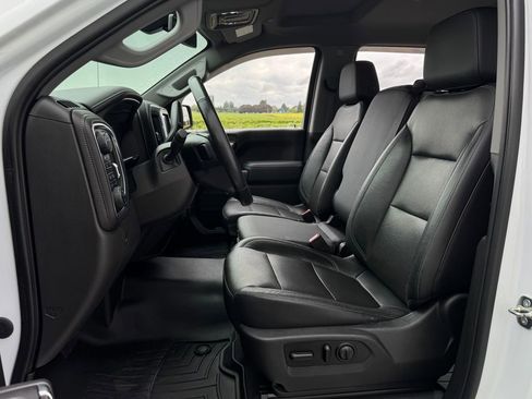 Used 2020 Chevrolet Silverado 1500 LTZ w/ Z71 Off-Road Package AWD/4WD image 9