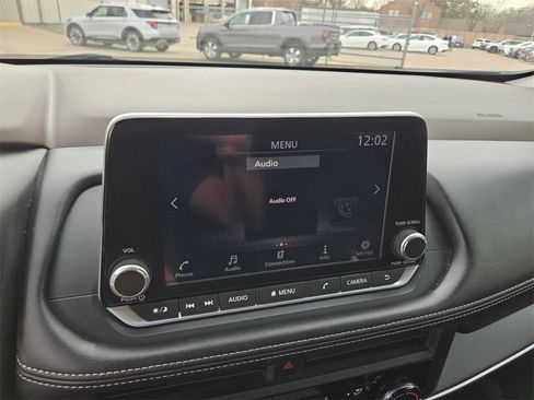 Used 2023 Nissan Rogue S image 21