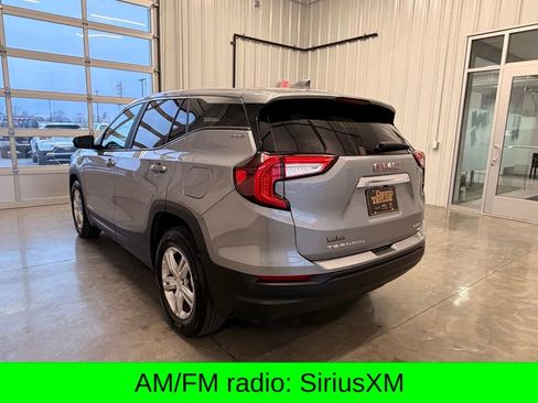 Used 2024 GMC Terrain SLE image 3