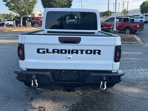Used 2021 Jeep Gladiator Mojave AWD/4WD image 4