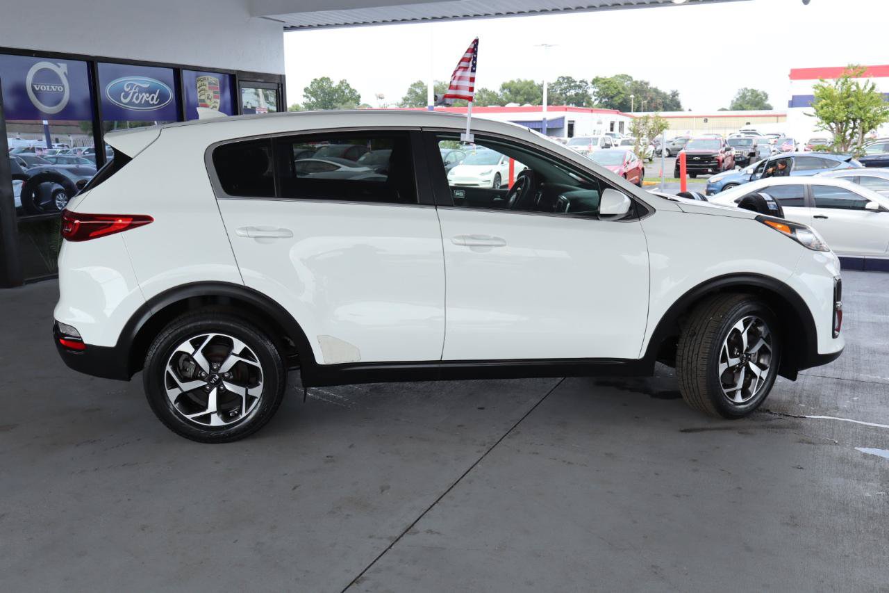 Used 2020 Kia Sportage LX FWD image 4