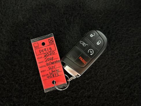 Used 2020 Jeep Grand Cherokee Limited w/ Premium Lighting Group AWD/4WD image 42