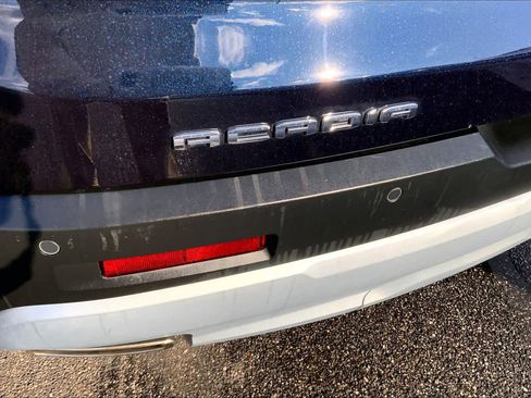 Used 2021 GMC Acadia SLT image 29