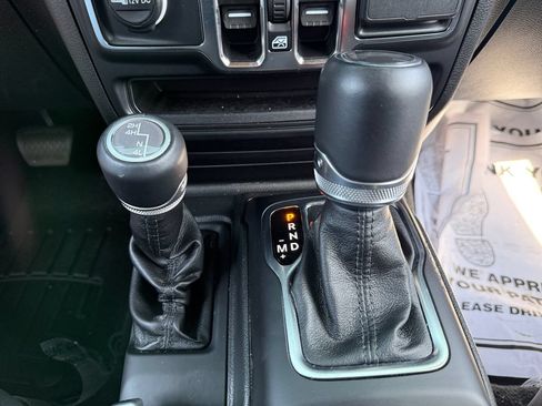 Used 2022 Jeep Wrangler Unlimited Sahara AWD/4WD image 30