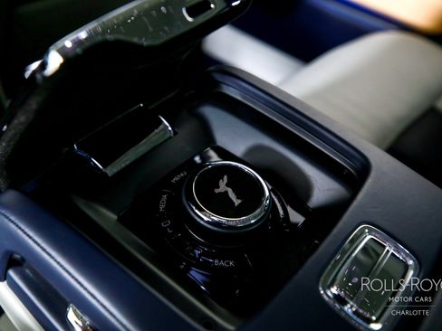 Used 2019 Rolls-Royce Phantom Sedan image 23