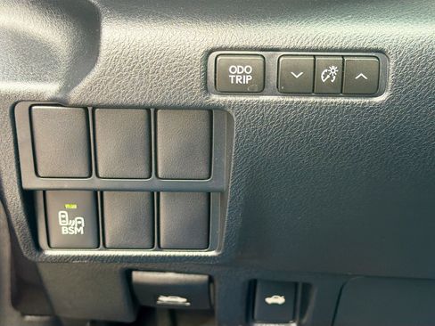 Used 2016 Lexus IS 300 AWD w/ Navigation System Package image 17