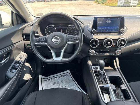 Used 2022 Nissan Sentra SV FWD image 14