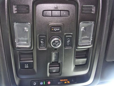 Used 2024 GMC Yukon Denali w/ Advanced Technology Package image 29