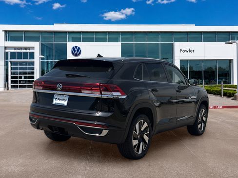 New 2026 Volkswagen Atlas Cross Sport SE FWD image 6