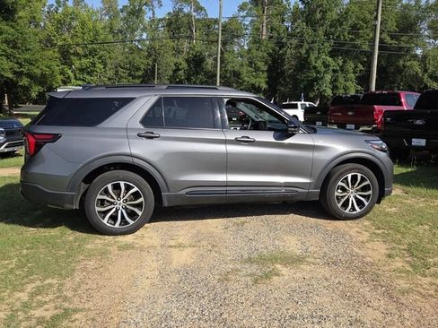 Used 2025 Ford Explorer ST-Line AWD/4WD image 15