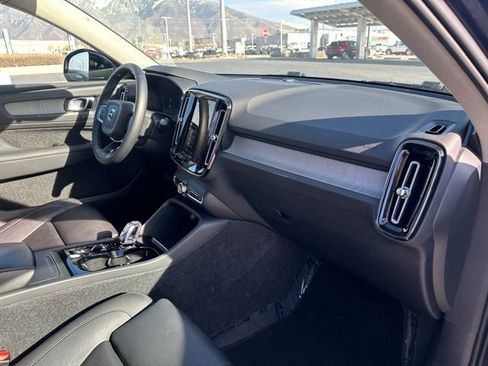 Used 2024 Volvo XC40 B5 Plus AWD/4WD image 19