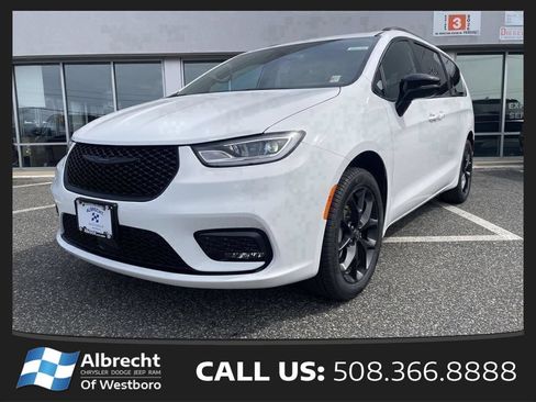 New 2026 Chrysler Pacifica Select w/ S Appearance Package AWD/4WD image 1