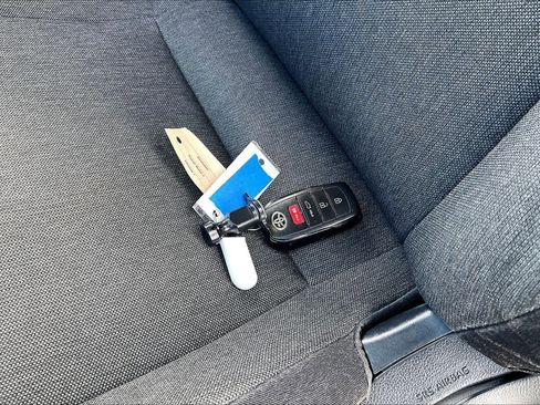 Used 2025 Toyota Camry LE image 14