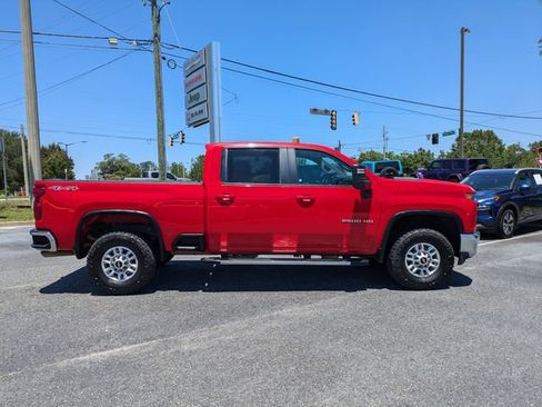 Used 2021 Chevrolet Silverado 2500 LT AWD/4WD image 3
