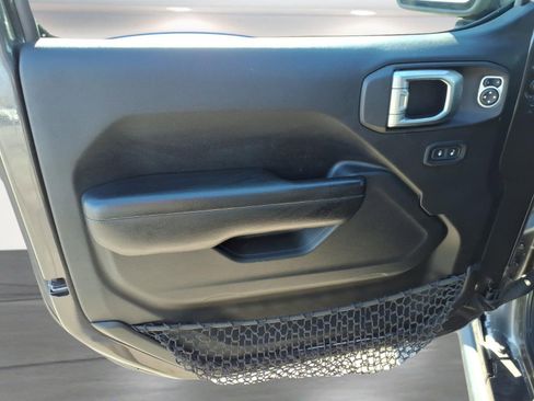 Used 2018 Jeep Wrangler Rubicon image 13