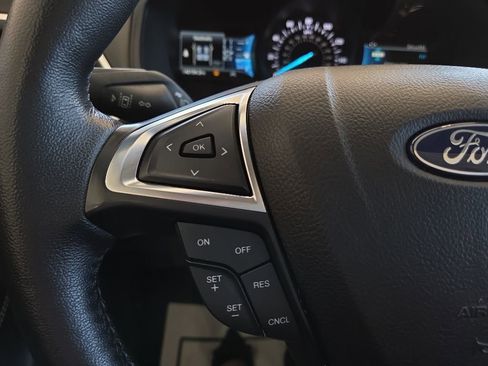 Used 2022 Ford Edge Titanium AWD/4WD image 18