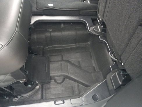 New 2025 Chrysler Pacifica Select image 11