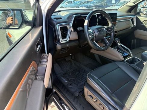 Used 2023 GMC Canyon Denali image 7