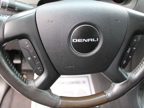 Used 2012 GMC Acadia Denali AWD/4WD image 29