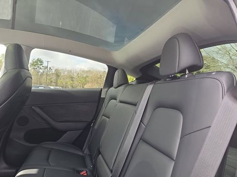 Used 2023 Tesla Model Y Long Range image 14