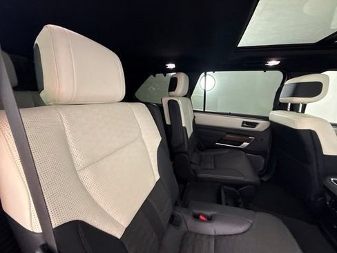 Used 2025 Toyota Sequoia Capstone AWD/4WD image 44