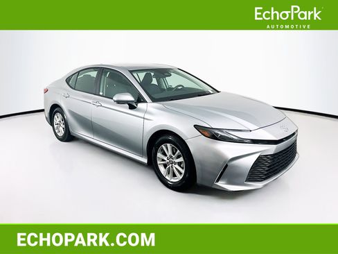 Used 2025 Toyota Camry LE image 1