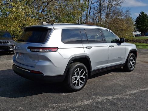 Certified 2025 Jeep Grand Cherokee L Limited w/ Trailer Tow Package image 8