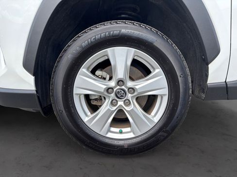 Used 2020 Toyota RAV4 XLE AWD/4WD image 9