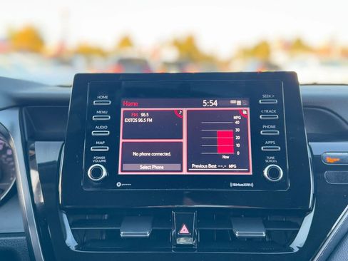 Used 2021 Toyota Camry SE w/ Carpet Mat Package (TMS) image 24