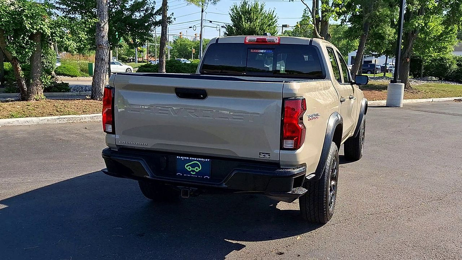 Certified 2024 Chevrolet Colorado Trail Boss w/ Advanced Trailering Package AWD/4WD image 2
