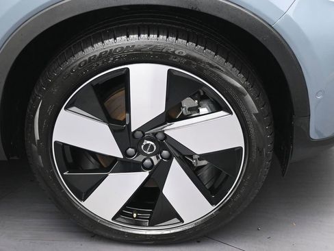 Used 2023 Volvo C40 P8 Recharge Ultimate AWD/4WD image 9
