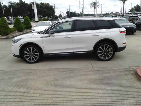 Used 2020 Lincoln Corsair Reserve image 4