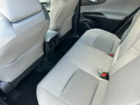 Used 2024 Toyota Venza LE AWD/4WD image 14
