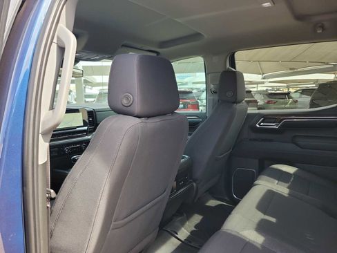 Used 2023 Chevrolet Silverado 1500 LT Trail Boss w/ Protection Package image 8