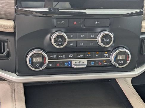 Used 2024 Ford Expedition Max Limited AWD/4WD image 19