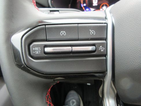 Used 2025 Chevrolet Colorado Z71 image 22