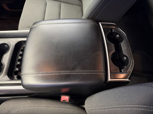 Used 2022 RAM 1500 4x4 Crew Cab image 26