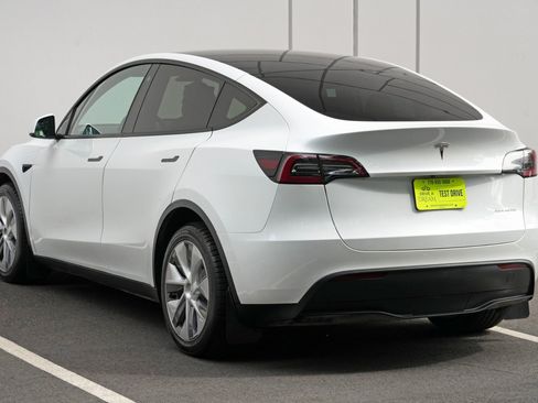 Used 2023 Tesla Model Y Long Range AWD/4WD image 50
