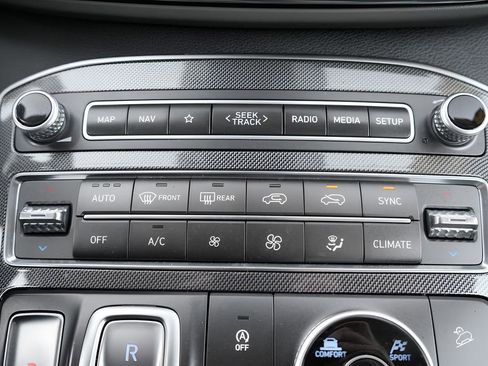 Certified 2023 Hyundai Santa Fe SEL image 34