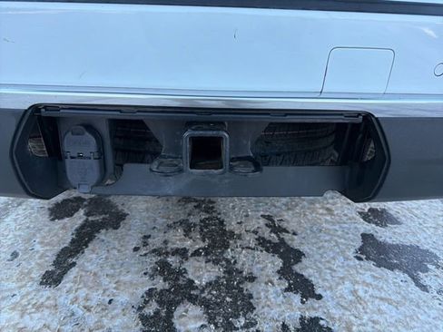 Used 2023 Chevrolet Suburban High Country image 31