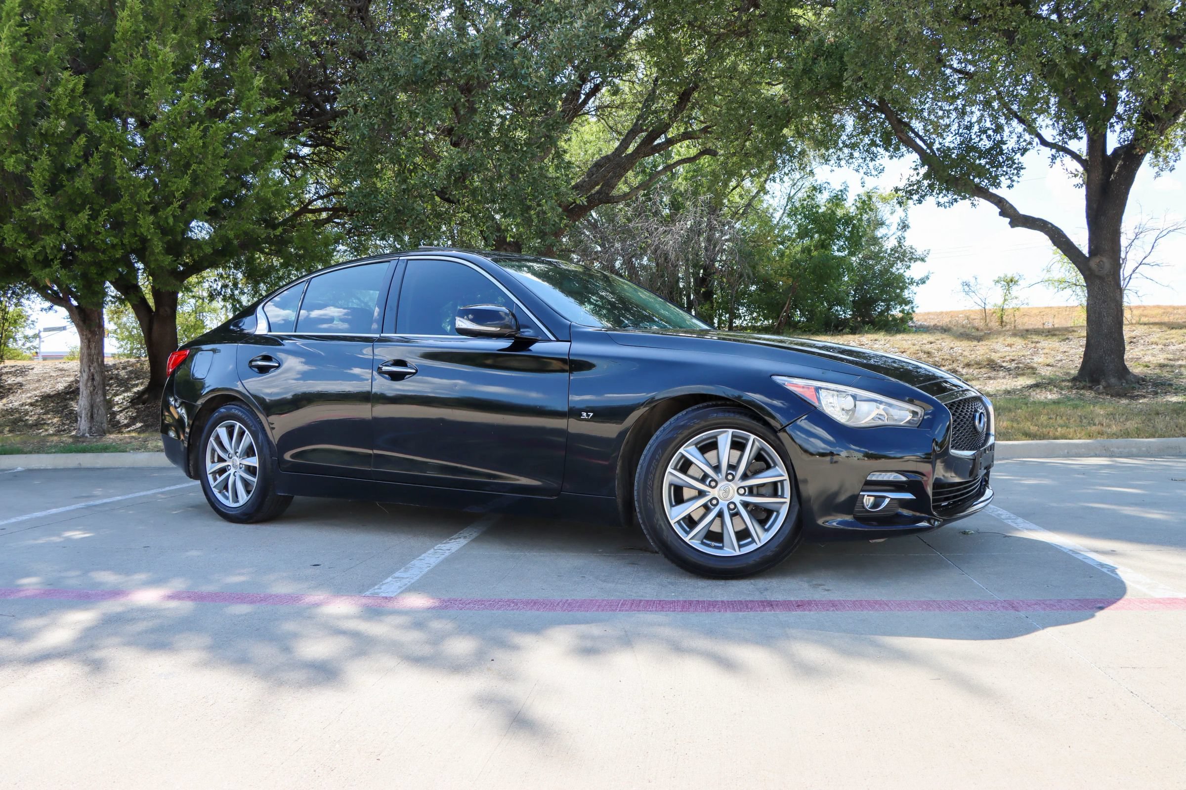 Used 2015 INFINITI Q50 Premium w/ Cargo Package RWD image 1