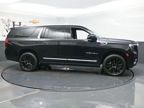 Used 2023 GMC Yukon XL Denali AWD/4WD image 1