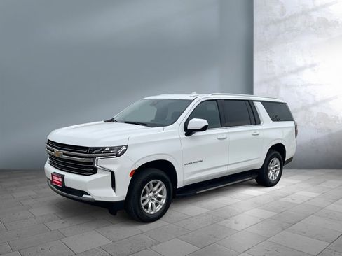 Used 2024 Chevrolet Suburban LT image 1