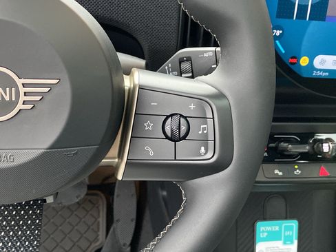 New 2026 MINI Cooper 2-Door Hardtop FWD image 29