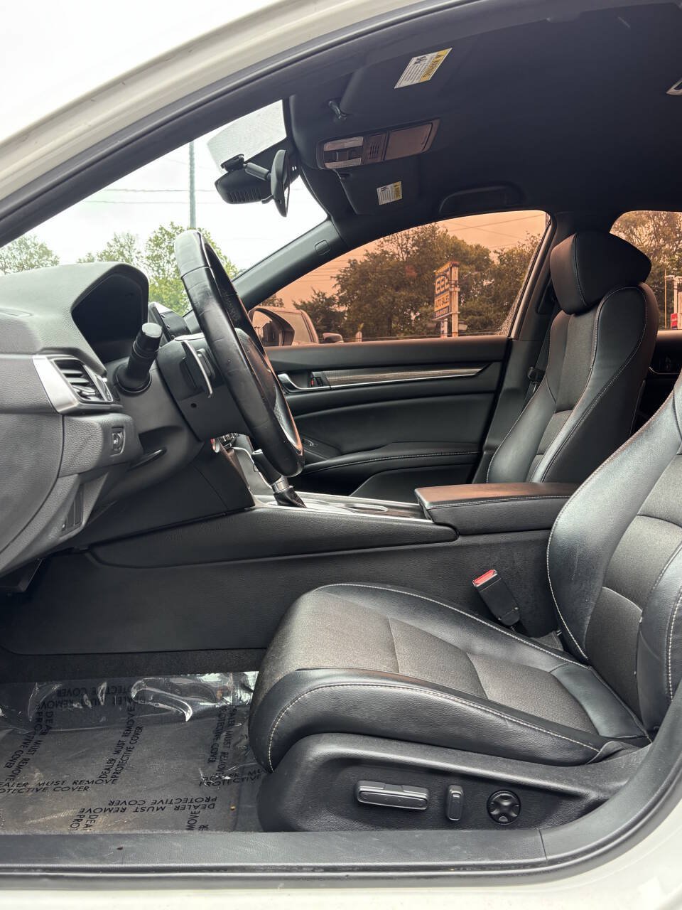 Used 2018 Honda Accord Sport image 10