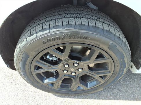 Used 2025 Ford Maverick Lobo image 4