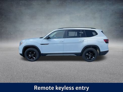 New 2025 Volkswagen Atlas Peak Edition SE image 13