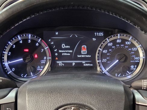 Used 2023 Toyota Highlander XLE AWD/4WD image 15